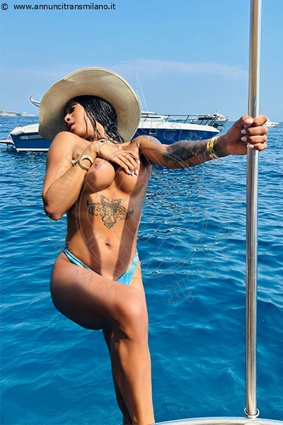 Foto Arianna Ferrari Pornostar  Annunci Transescort Napoli